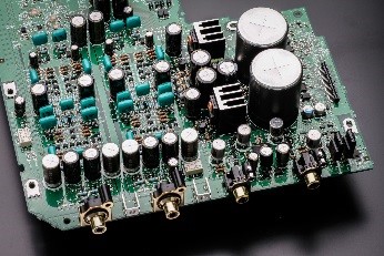 HDAM搭載のフルディスクリート・アナログ出力回路