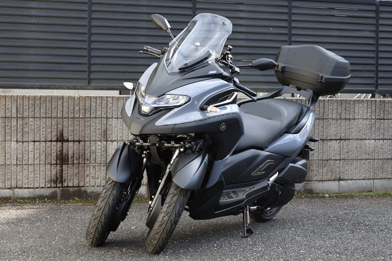 納車直後でまだ無傷だったときのトリシティ300