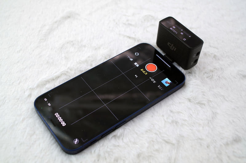 スマートフォンと直接接続できる