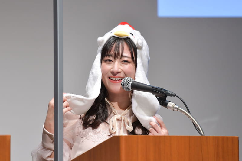 声優 大野柚布子さん。被っているじゅんれいちゃん帽子は一点物とのこと