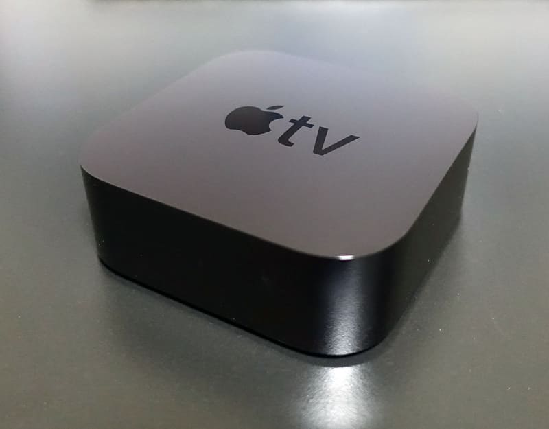 Apple TV 4K(2021)。筆者所有のUHD BDプレーヤー「DP-UB9000」はディズニープラスに対応していないこともあり、将来的な発展性を見越して導入した