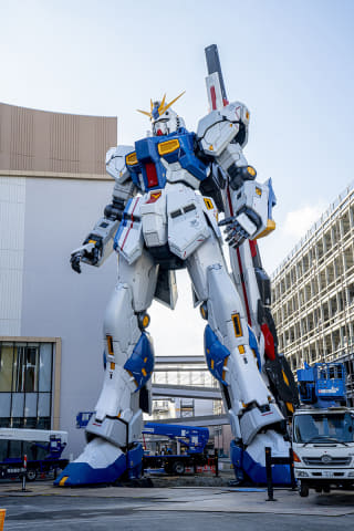 ガンダムパーク福岡」4月開業。実物大νガンダムのららぽーと福岡内