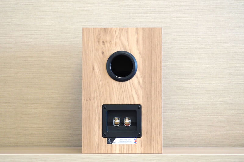 上位モデル「F301」