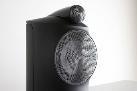 レビュー】シンプルお洒落で音はガチ! B&W流“未来のオーディオ