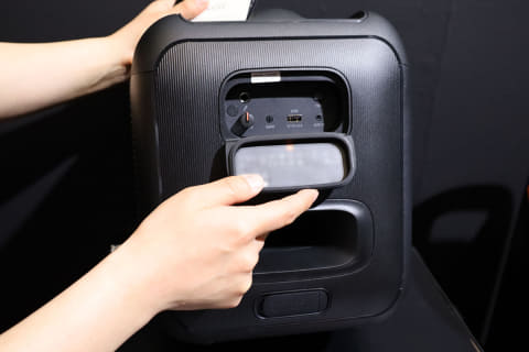 JBL Bluetoothスピーカー プロ サウンドライト内蔵 JBL、光るBluetoothスピーカーや新ゲーミングヘッドセット披露