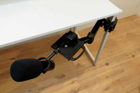 日沼諭史の体当たりばったり!】マイクを“デスク下から生やす