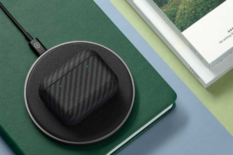 ケースはワイヤレス充電に対応