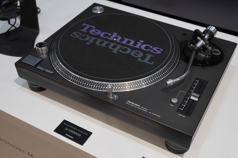 1997年の「SL-1200MK3D」は楽器的性格を強めたモデル