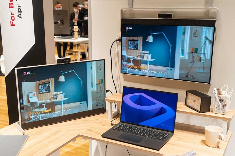 据え置きと吊り下げの2種類の設置ができる「27BQ70QC-S」