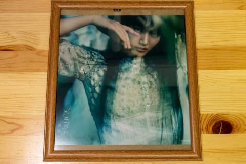 エンタメGO】AmazonのCD特典「メガジャケ」を100円ショップのフレーム