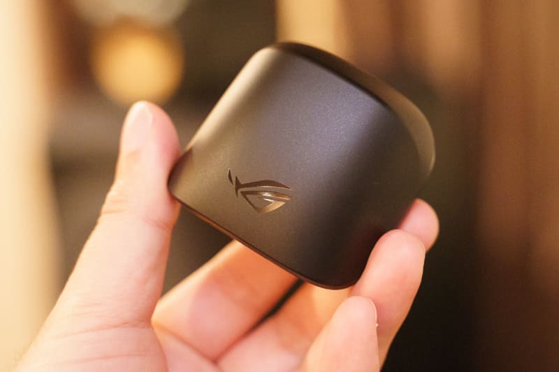 薄型スリムな充電ケース