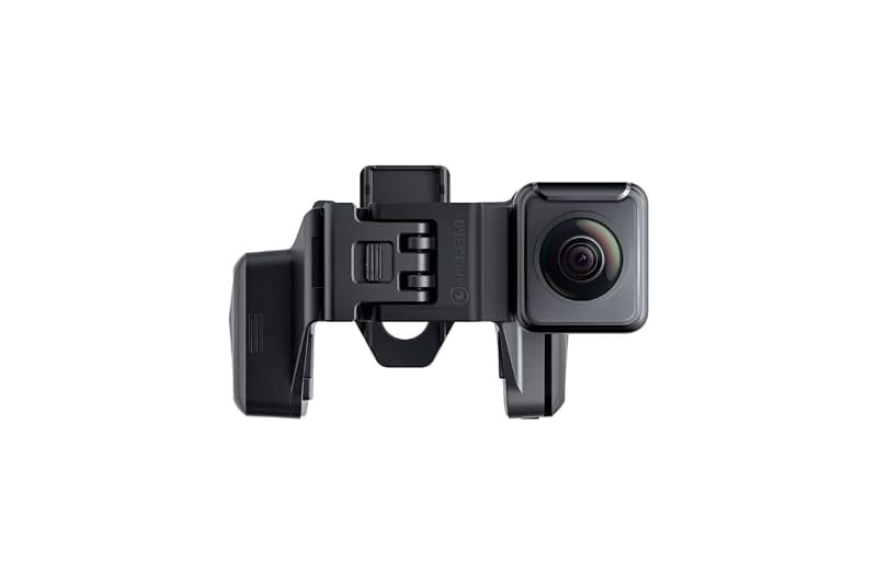 ドローンを上下で挟むようにカメラが備えられている