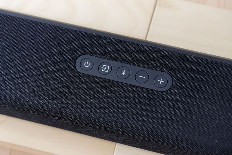 「Signa S4」本体のボタン。基本的な操作はこれらのボタンかリモコンで行なう