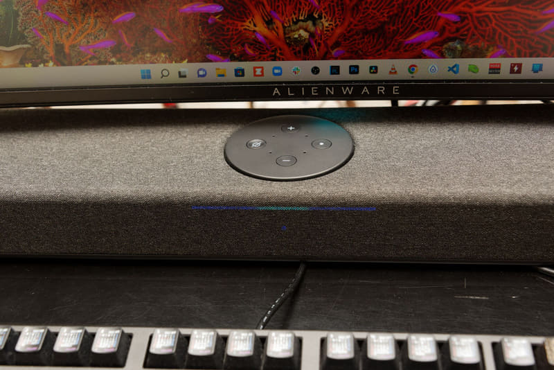 音声認識中は前面が青く光る