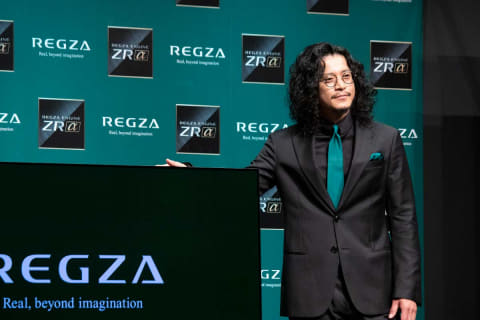 小栗旬、新レグザ映像エンジン“起動式”。「レグザのように進化していき