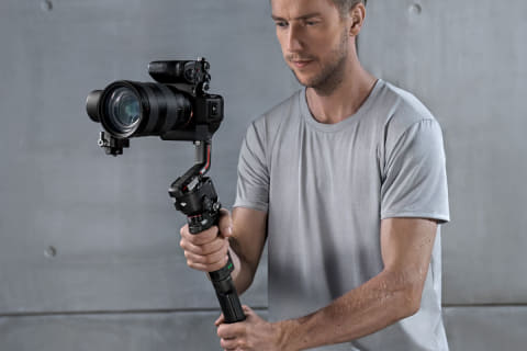 DJI、電源ONで素早く撮影。自動ロック解除の新ジンバル「RS 3/3