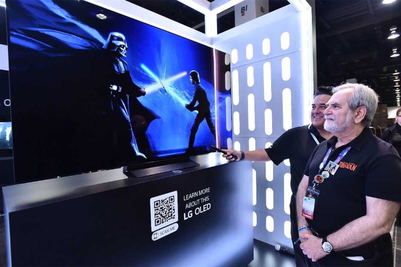 コラボモデルは5月末にカリフォルニアで行なわれた「スター・ウォーズ・セレブレーション」や6月初旬にドイツで行なわれた「FedCon Fair」で展示された