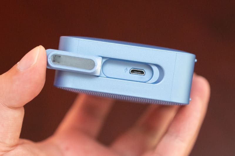 GO Essentialの充電端子はmicroUSB