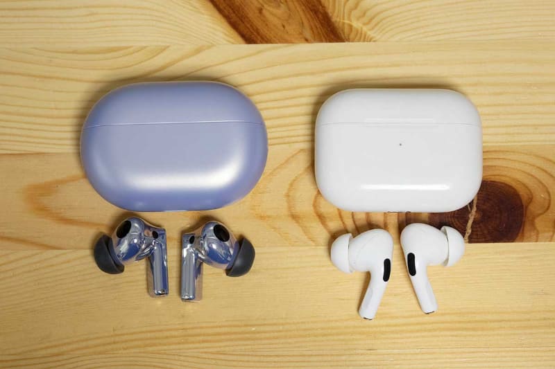 AirPods Proと並べたところ