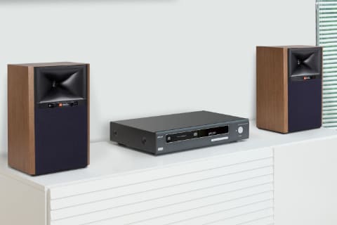 JBL、伝統モニタースピーカーをアンプ内蔵、ワイヤレス化した「4305P