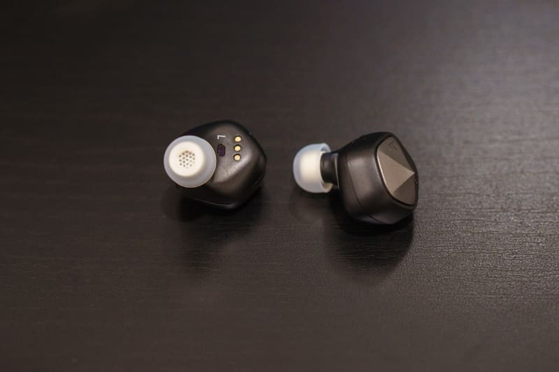 SednaEarfit MAX StandardをAstell&Kernの「AK UW100」に装着