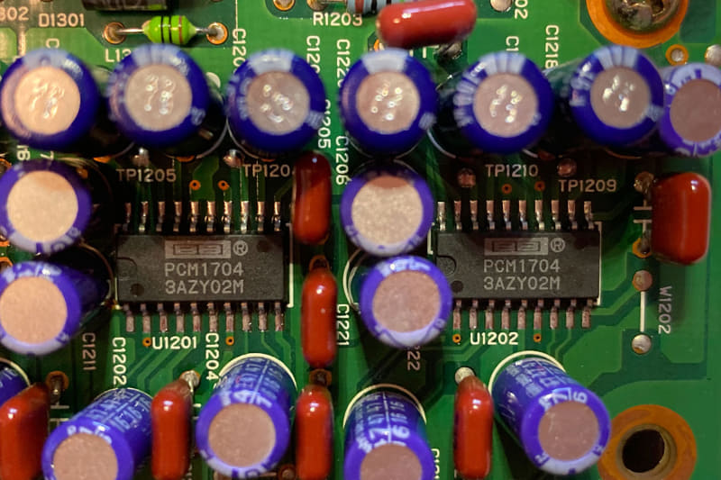 バーブラウンのDACチップ「PCM1704」