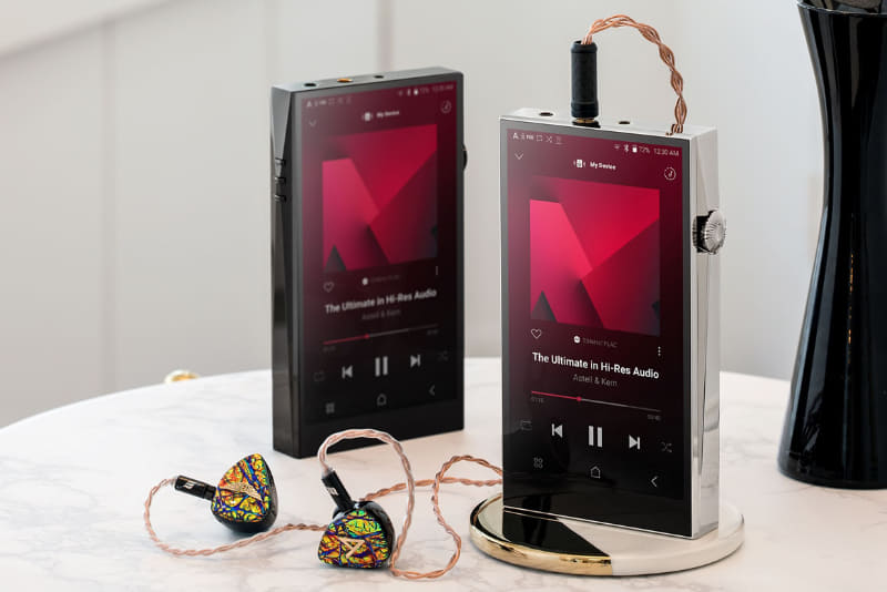 A&ultima SP2000T(左)とのサイズ比較