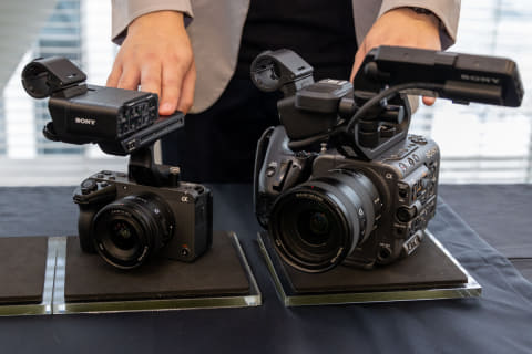 ソニー、動画用Cinema Line初のAPS-C機「FX30」。約27万円 - AV Watch