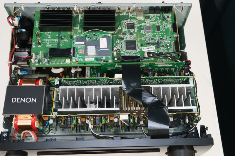 AVR-X3800Hの内部