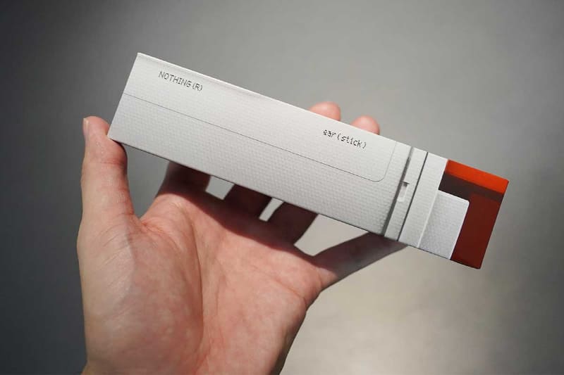 イヤフォン製品とは思えない製品パッケージ