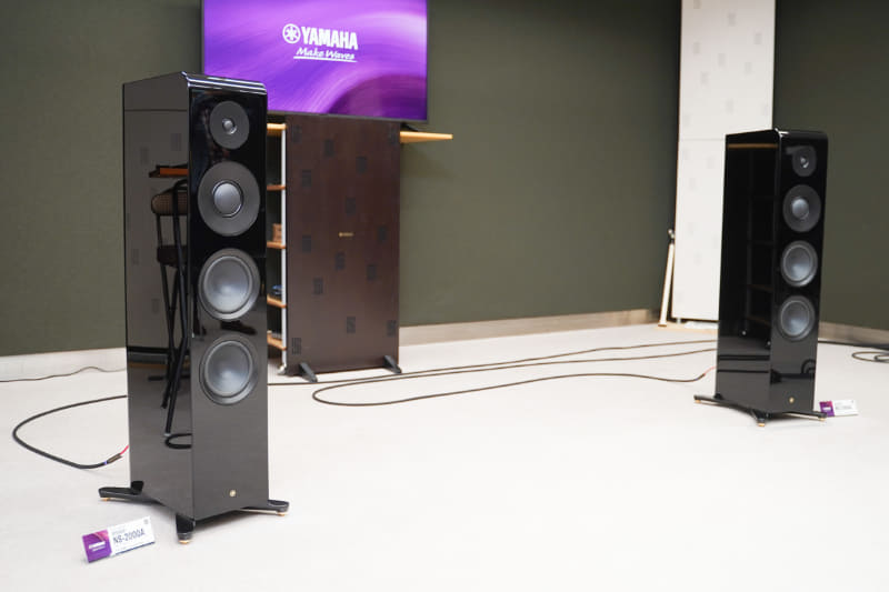 フロア型スピーカー「NS-2000A」