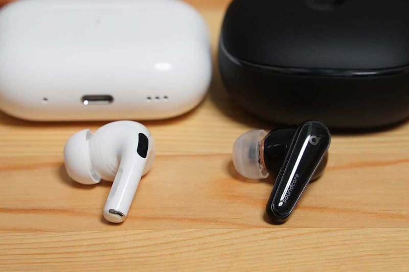 AirPods Pro(第2世代)と並べたところ