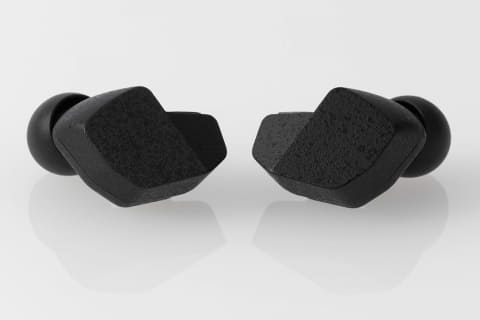 【ほぼ未使用 最終価格】final a5000 ブラック final、自社開発「f-CORE DU」搭載で約3.2万円のイヤフォン