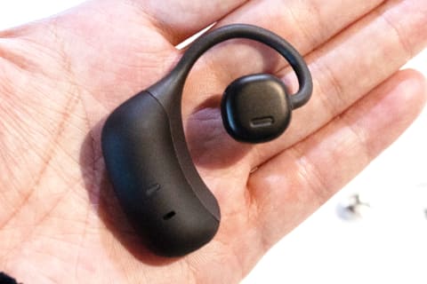 NTTワイヤレスパーソナルイヤースピーカー 逆相の音波で音を打ち消す耳を塞がない完全ワイヤレス、予約販売開始