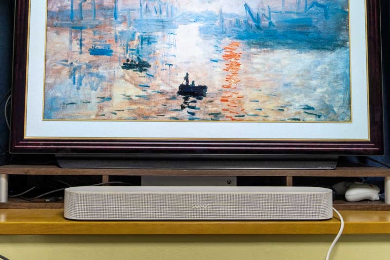Sonos Beam(Gen2)を48型テレビの前に置いたところ