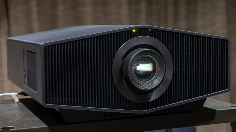 ソニーの4Kプロジェクター「VPL-XW7000」