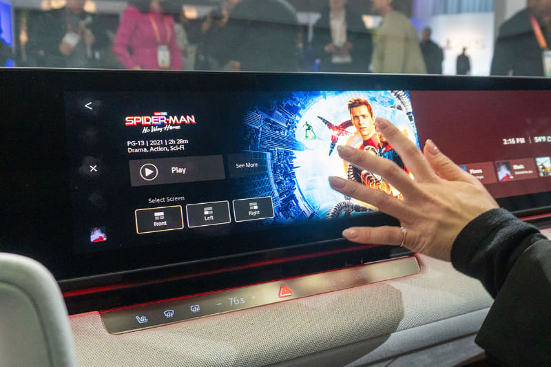 アフィーラ車内では映画なども見られるが、それを超えた「車内を楽しむ仕組み」の開発が求められている