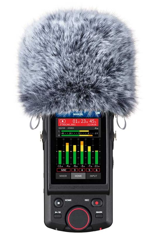 同日発売のファーウインドスクリーンを装着したところ