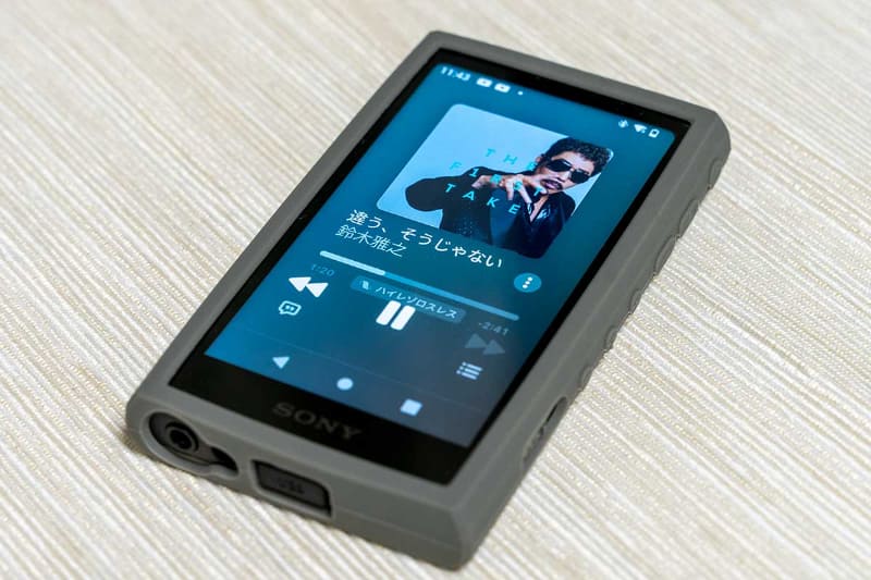 シリコンケースの「CKM-NWA300」(実売2,000円前後)