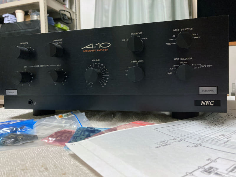 2013年に自力修理するも、再び故障。以来、機材ラックに仕舞ったままだった