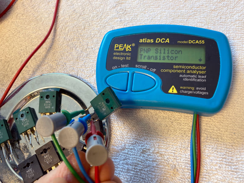 トランジスタを取り付ける前にチェック