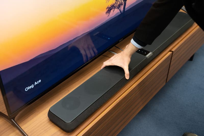 重さは6.5kgで、持ち上げると“ぎっしり詰まっている”感がある