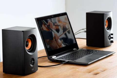 PCやテレビとつながる7,980円のアクティブスピーカー - AV Watch