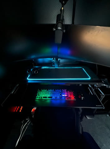 黒で統一、工具不要で組み立てられる防音室「OTODASU DEKA-G」 - AV Watch