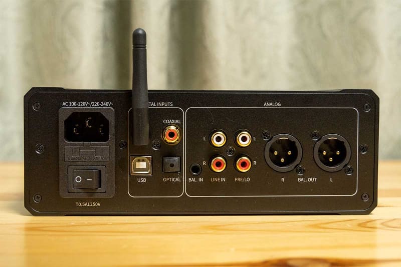 FiiO K9の本体背面