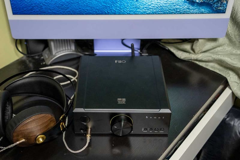 FiiO K9を設置したところ。K7と比べると設置面積は大きくなる