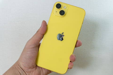 ミニレビュー】iPhone 14/14 Plusの新色「イエロー」を実機でチェック