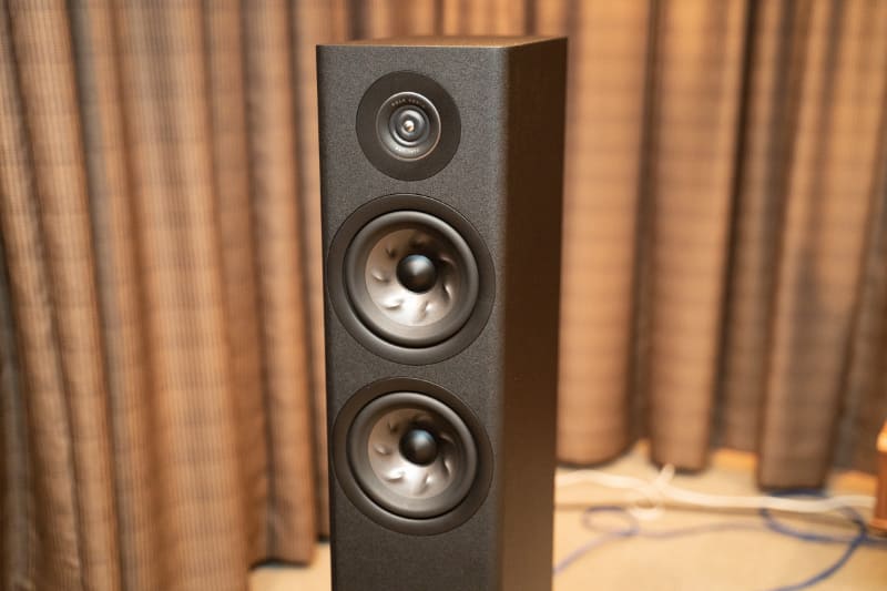 13.3cmタービンコーン・ウーファーを 2基備えたダブルウーファー仕様