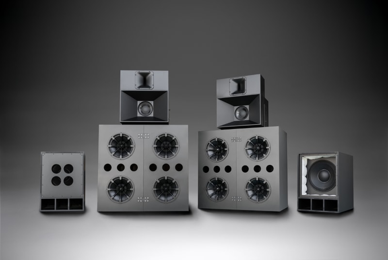 オリジナルシステム「SAION」をベースにチューニングを施した「SAION-SR EDITION」を全8シアターに導入