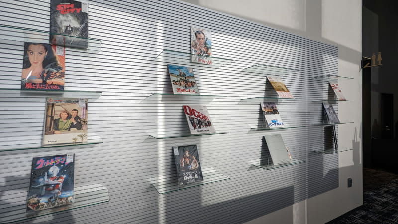 旧作のカタログ(中古)を扱うコーナーも